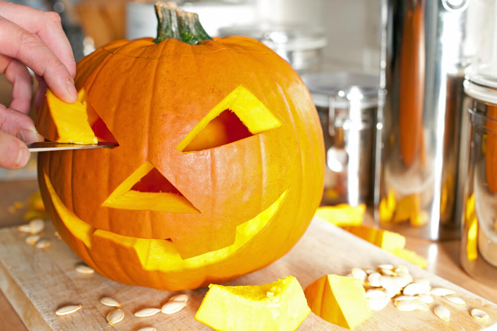How to cut a pumpkin for Halloween: step by step instructions