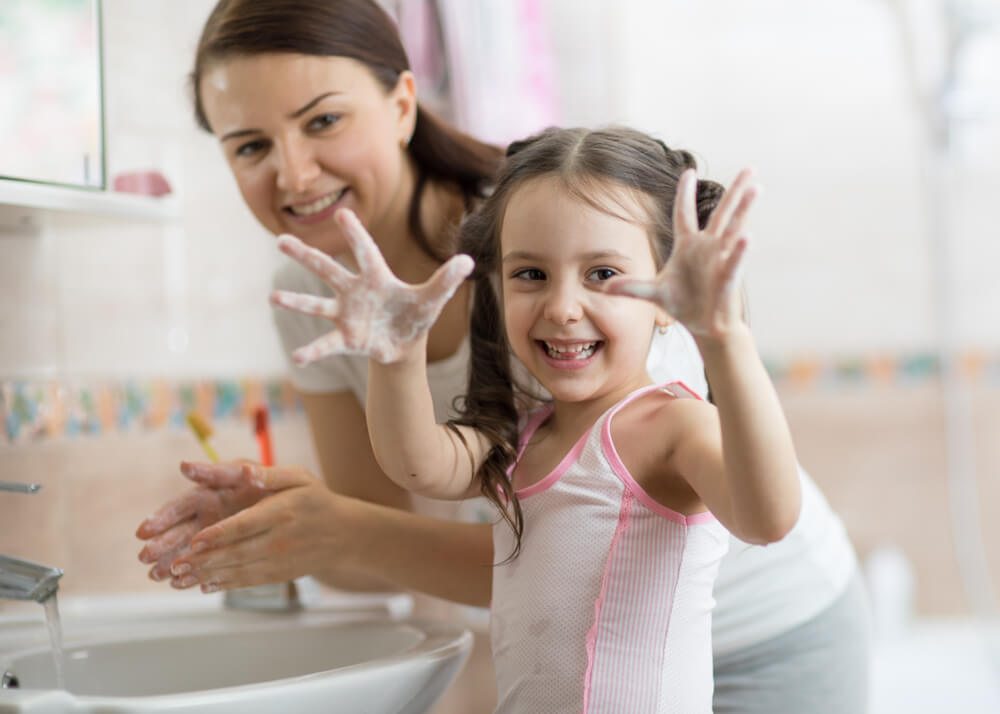 ‘Мойте руки, как никогда в жизни’: химик объяснила, какое мыло лучше всего уничтожает вирусы