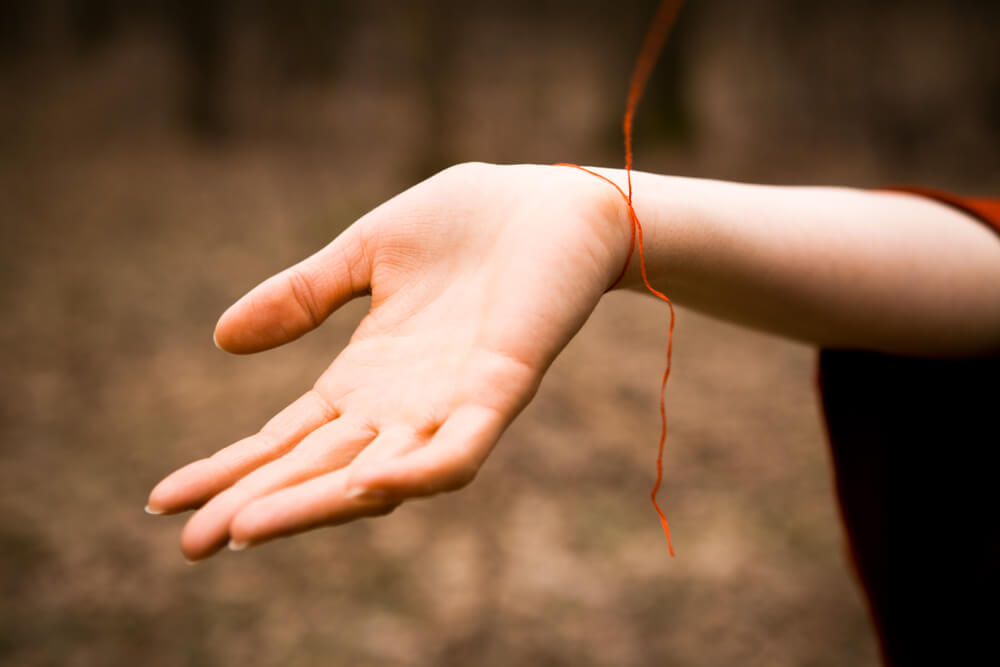 red-thread-on-the-wrist-where-it-came-from-and-what-it-means